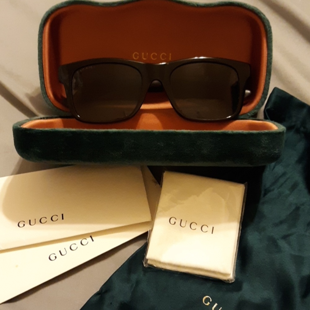 Black Gucci Sunglasses